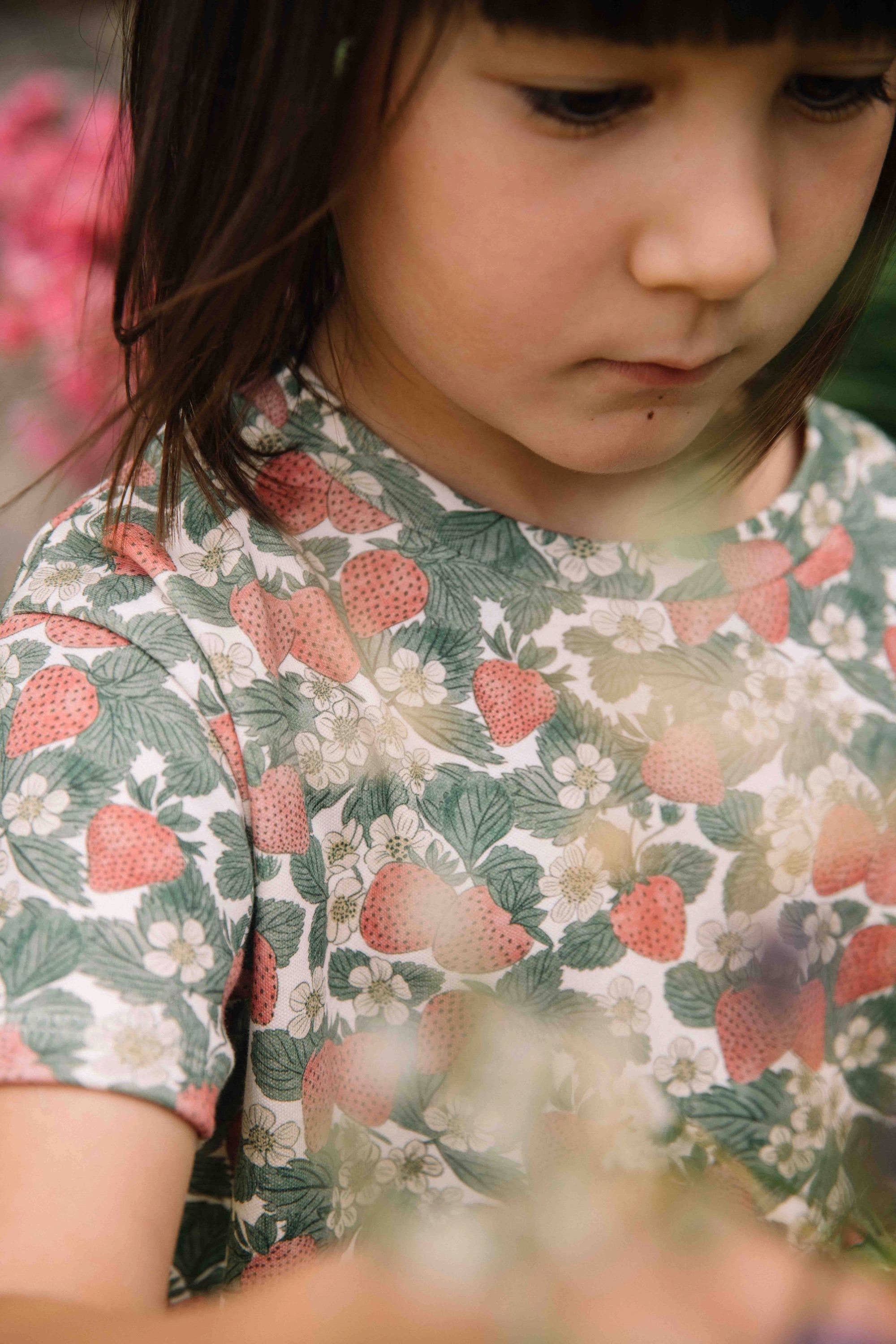 Essential Jersey T-shirt - Strawberries